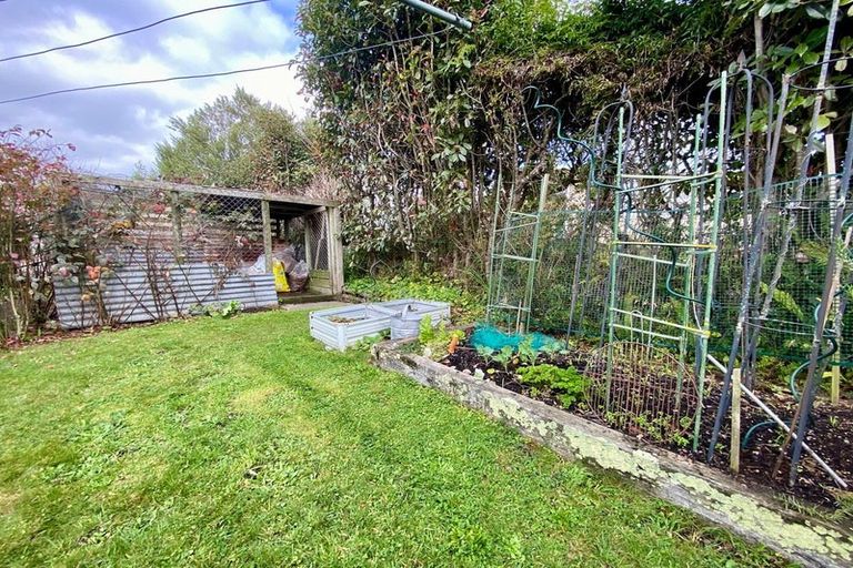 Photo of property in 8 Escort Grove, Awapuni, Palmerston North, 4412