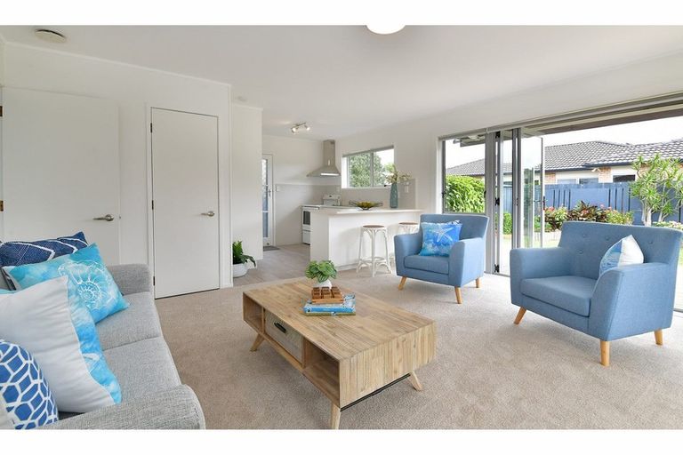 Photo of property in 2/36 Centreway Road, Orewa, 0931