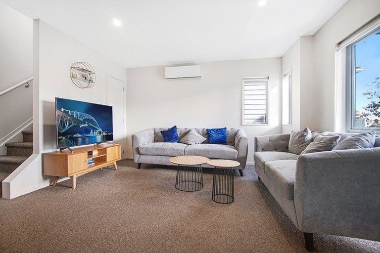 Photo of property in 15 Divide Loop, Takanini, 2112