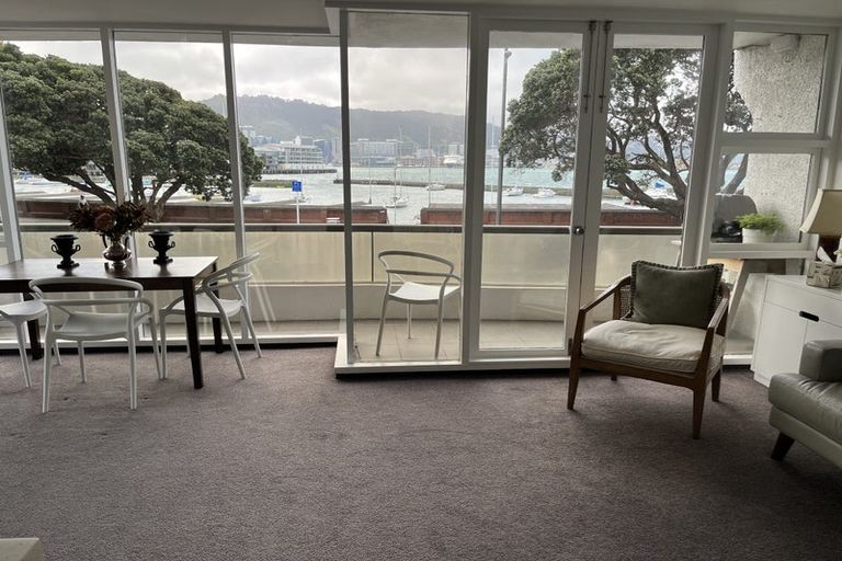 Photo of property in 1/130 Oriental Parade, Oriental Bay, Wellington, 6011