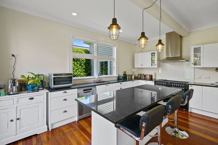 Photo of property in 99 Jellicoe Street, Martinborough, 5711