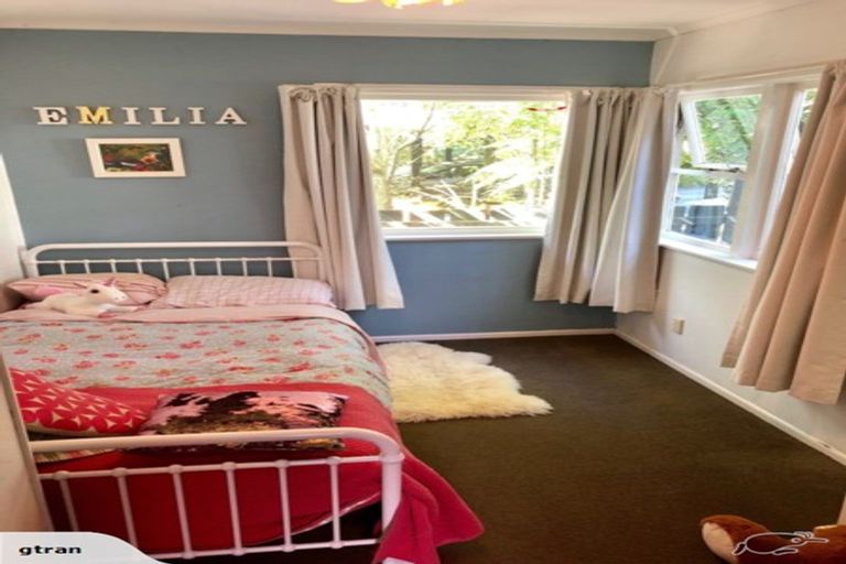 Photo of property in 17 Karen Road, Laingholm, Auckland, 0604