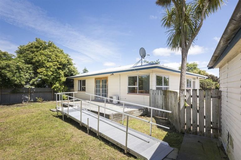 Photo of property in 65 Apollo Parade, Milson, Palmerston North, 4414