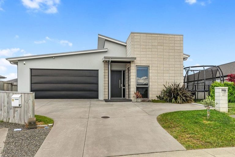 Photo of property in 27 Te Kio Crescent, Papamoa Beach, Papamoa, 3118
