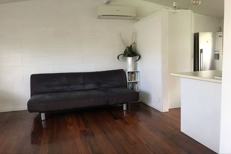 Photo of property in 3/2 Lansdowne Street, Bayswater, Auckland, 0622