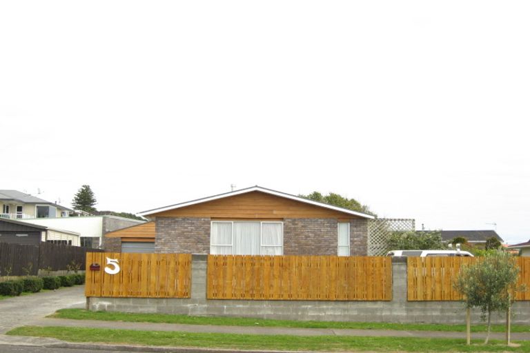 Photo of property in 5 Smeaton Road, Bell Block, New Plymouth, 4312