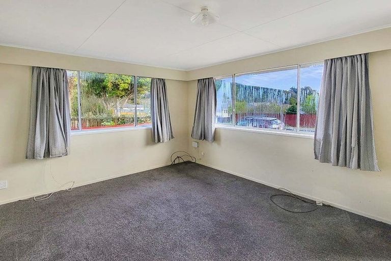 Photo of property in 113-115 Horoeka Street, Stokes Valley, Lower Hutt, 5019