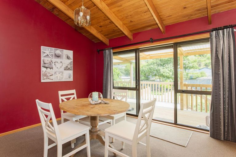 Photo of property in 57 Moana Road, Okitu, Gisborne, 4010