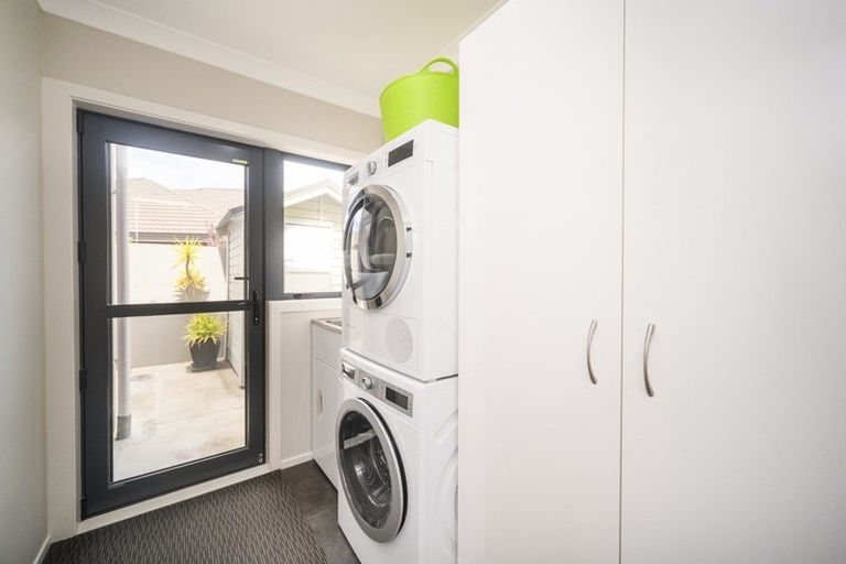 Photo of property in 48 Rosalie Terrace, Kelvin Grove, Palmerston North, 4414