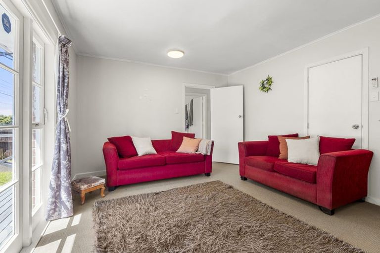 Photo of property in 146 Seabrook Avenue, New Lynn, Auckland, 0600