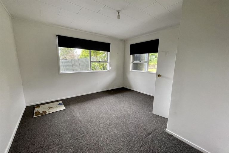 Photo of property in 18 Pankhurst Place, Sunnyvale, Auckland, 0612
