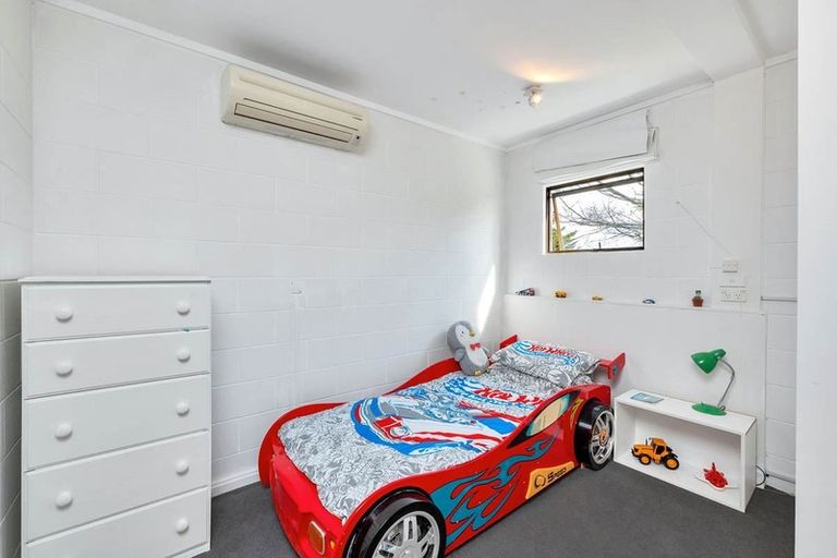 Photo of property in 2/14 Thelma Crescent, Torbay, Auckland, 0630