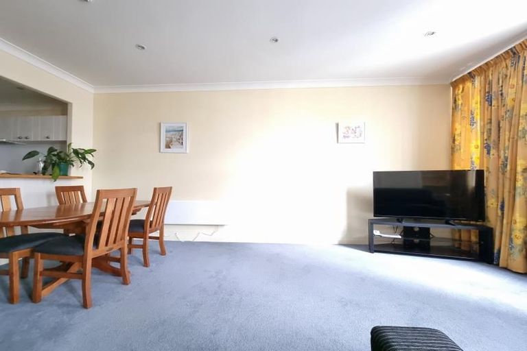 Photo of property in Kelvin House, 5h/16 The Terrace, Wellington Central, Wellington, 6011