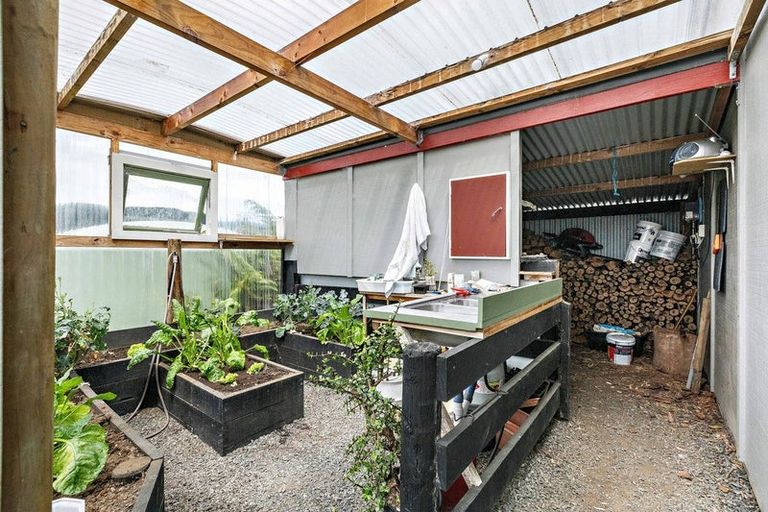Photo of property in 71 Mangotahi Road, Thames, 3577