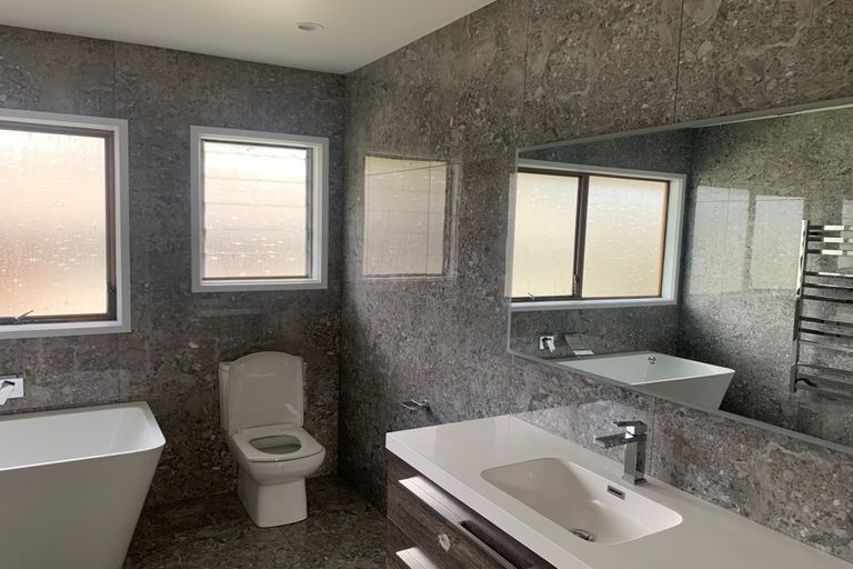 Photo of property in 7 Pluto Place, Beach Haven, Auckland, 0626