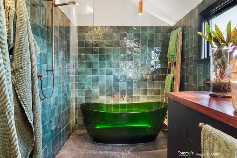 Photo of property in 12 Stafford Street, Mount Victoria, Wellington, 6011