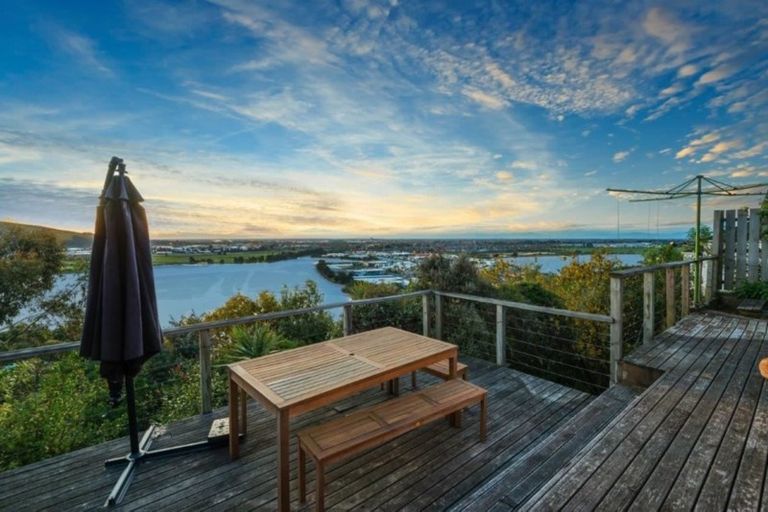 Photo of property in 11 Challis Place, Mount Pleasant, Christchurch, 8081