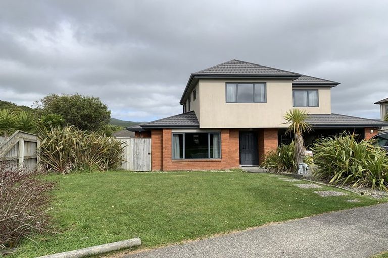 Photo of property in 8 Fiordland Place, Aotea, Porirua, 5024
