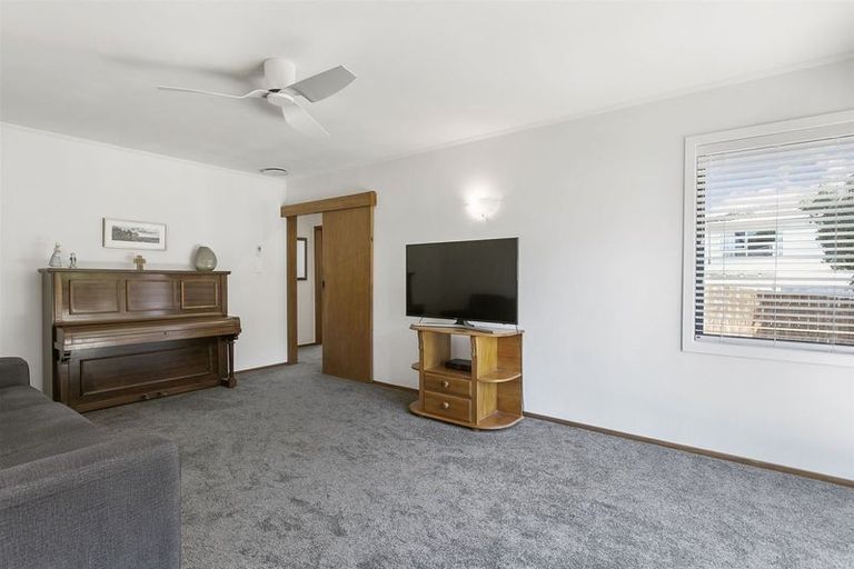 Photo of property in 7 Minaret Drive, Bucklands Beach, Auckland, 2014