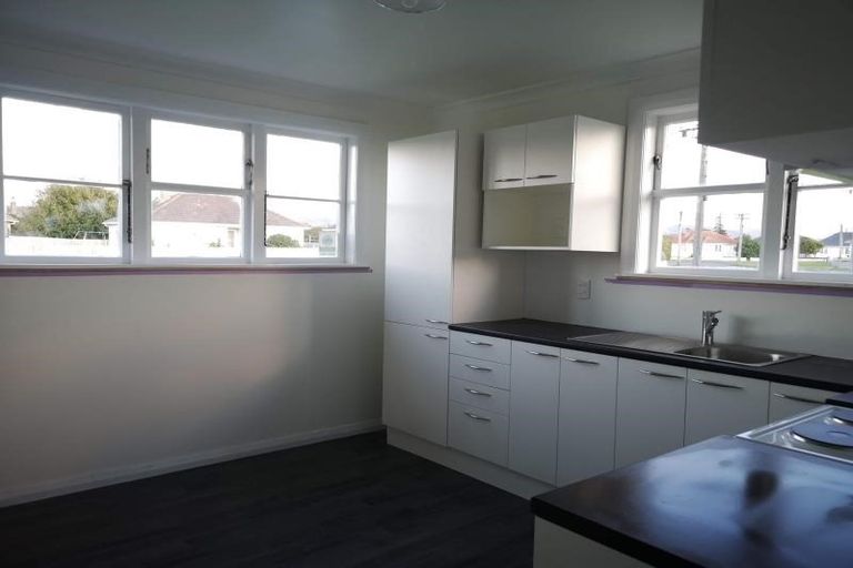 Photo of property in 35-37 Goldsmith Crescent, Levin, 5510