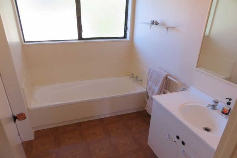 Photo of property in 48b Garland Drive, St Andrews, Hamilton, 3200