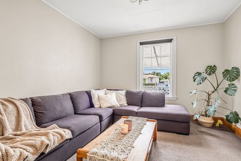 Photo of property in 13 Carlisle Street, Milson, Palmerston North, 4414