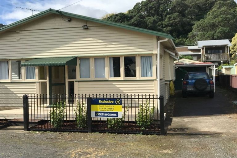 Photo of property in 4 Tatahi Street, Te Puru, Thames, 3575