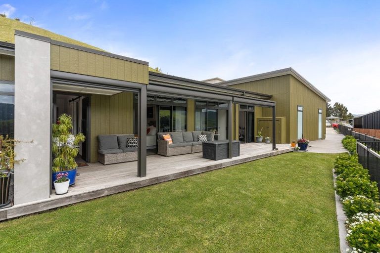 Photo of property in 1 Rewarewa Rise, Whangamata, 3691