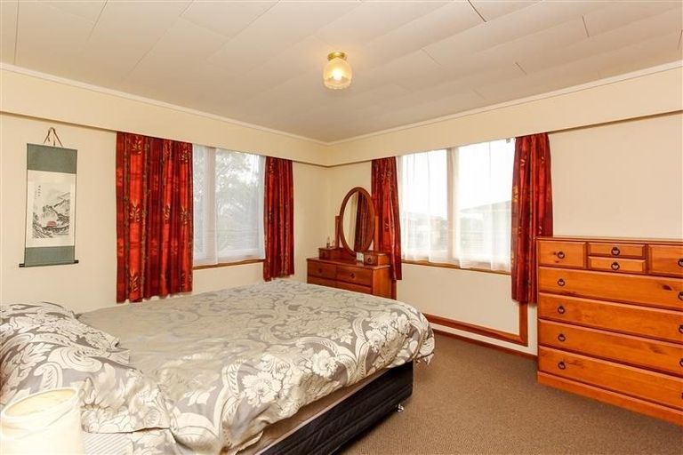 Photo of property in 49 Nevada Drive, Merrilands, New Plymouth, 4312