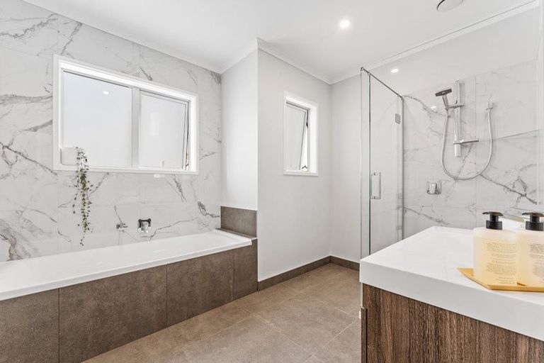 Photo of property in 48 Karepiro Drive, Stanmore Bay, Whangaparaoa, 0932