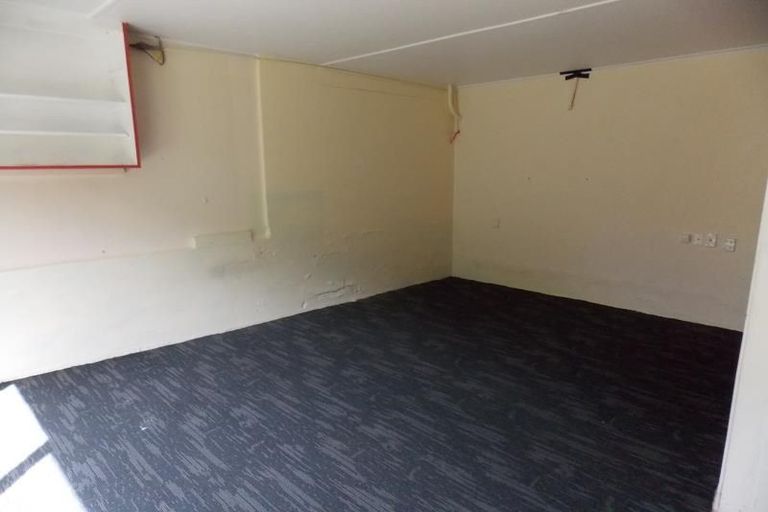 Photo of property in 15 Bancroft Terrace, Newlands, Wellington, 6037