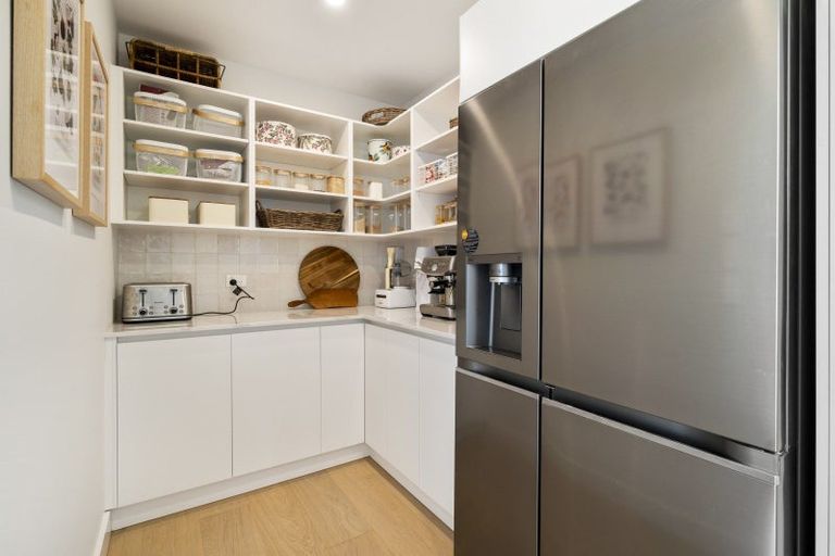 Photo of property in 5 Lens Way, Acacia Bay, Taupo, 3385