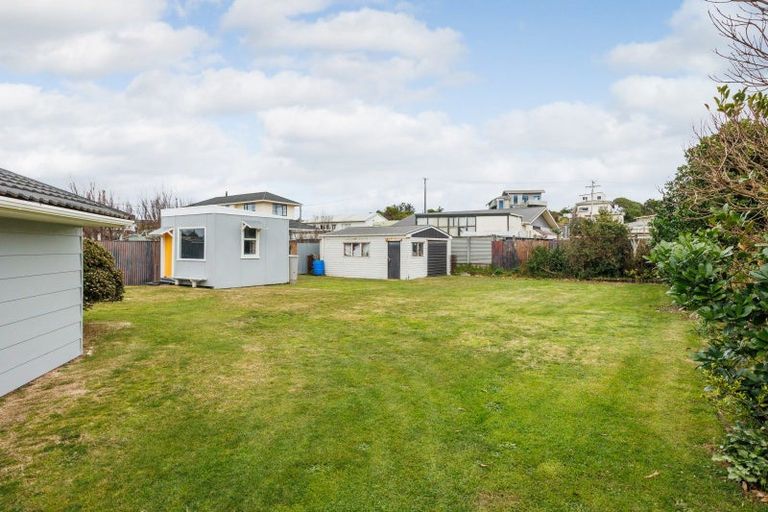 Photo of property in 36 Signal Street, Foxton Beach, Foxton, 4815