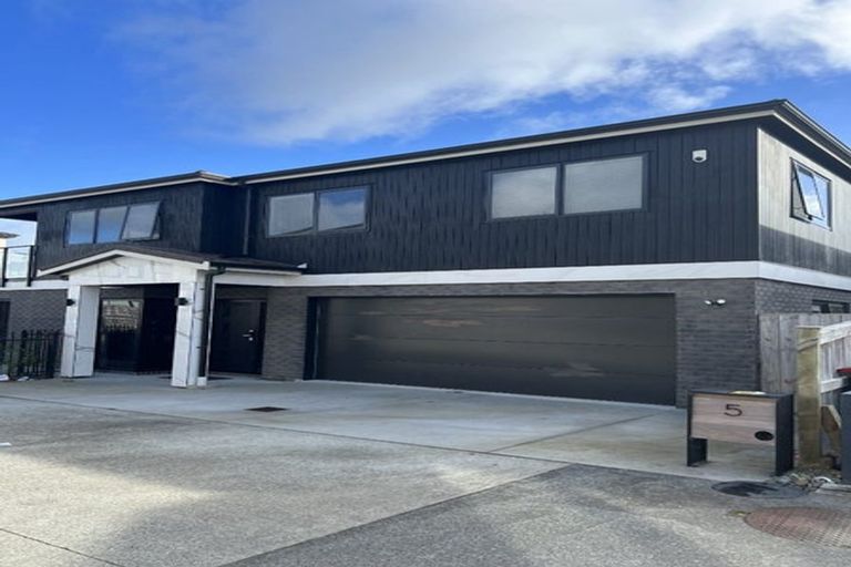 Photo of property in 5 Wyon Way, Flat Bush, Auckland, 2016