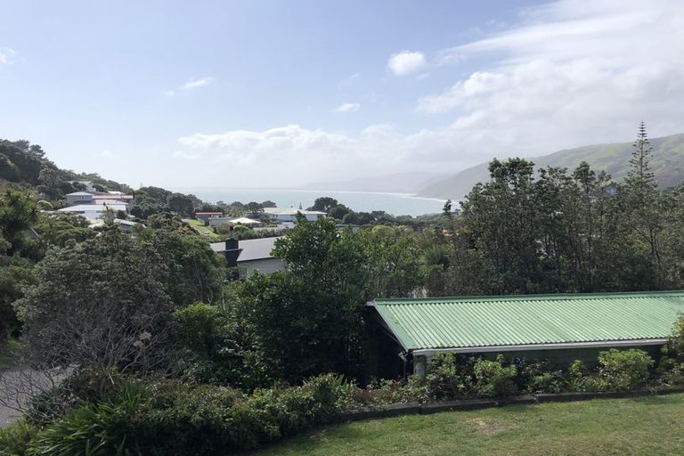 Photo of property in 2 Raroa Place, Pukerua Bay, 5026