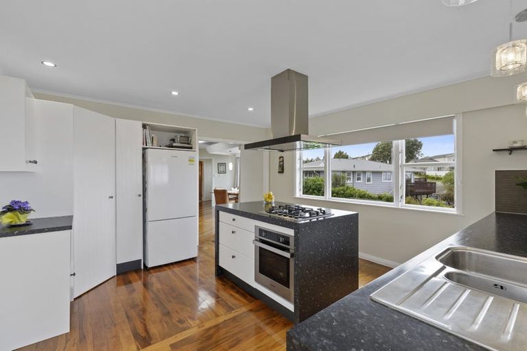Photo of property in 115 Dowse Drive, Maungaraki, Lower Hutt, 5010