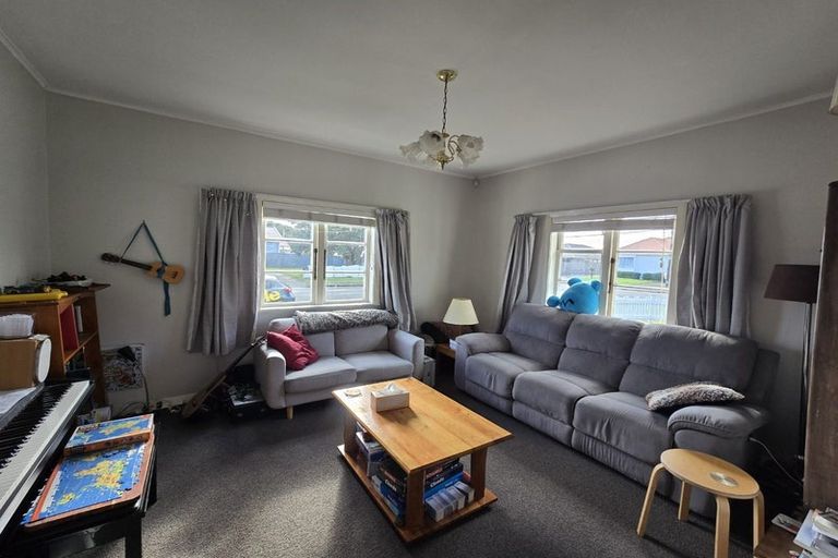 Photo of property in 77 Bell Road, Waiwhetu, Lower Hutt, 5010