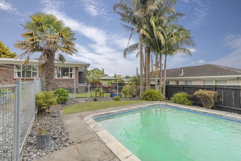 Photo of property in 3 Alf Walker Place, Papakura, 2110