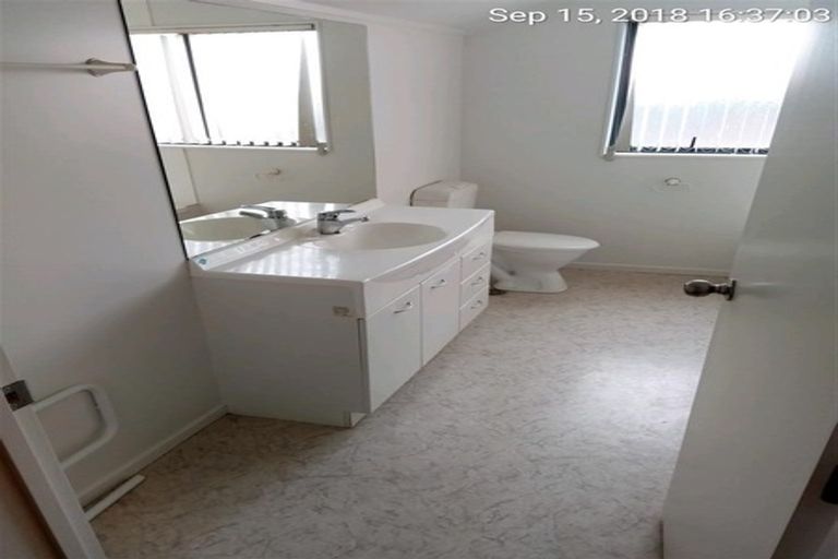 Photo of property in 44 Benchmark Drive, Massey, Auckland, 0614