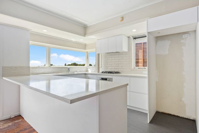 Photo of property in 93 Sylvan Avenue, Northcote, Auckland, 0627