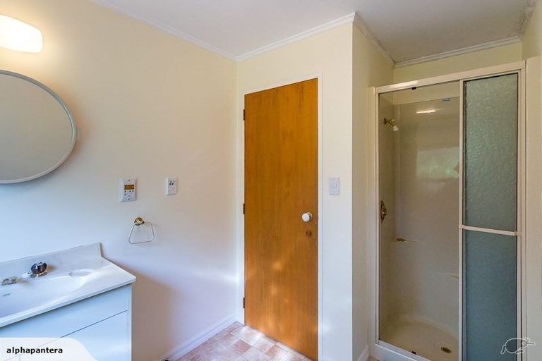 Photo of property in 131 Winara Avenue, Waikanae, 5036