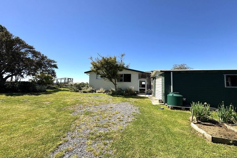 Photo of property in 86 Totara Island Road, Clifton, Balclutha, 9273