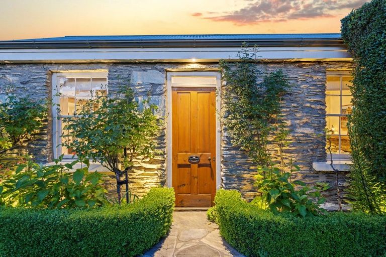 Photo of property in 21 Anglesea Street, Arrowtown, 9302