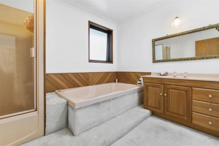 Photo of property in 60 Torkar Road, Clarks Beach, 2122