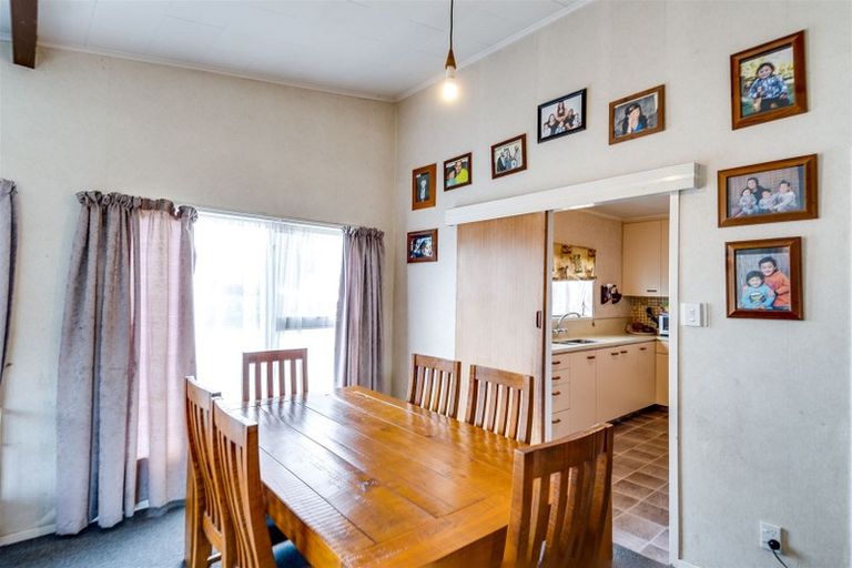 Photo of property in 35 Coventry Avenue, Tamatea, Napier, 4112