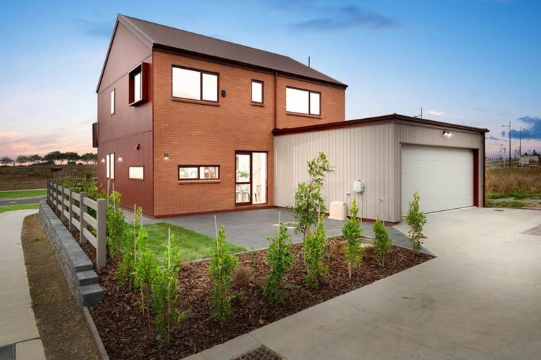 Photo of property in 55 Karaka Village Parade, Karaka, 2580