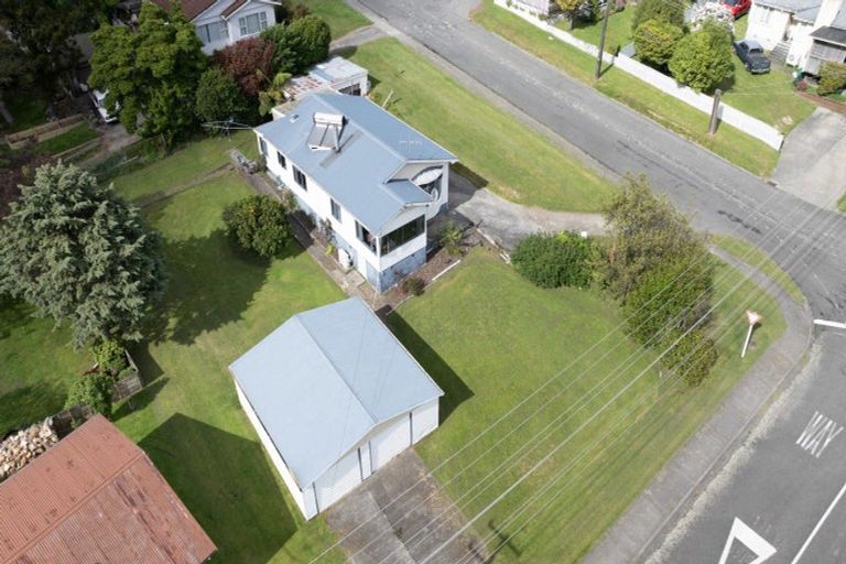 Photo of property in 60 Kent Street, Picton, 7220