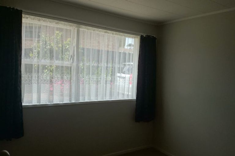 Photo of property in 9 Ballial Place, West Harbour, Auckland, 0618