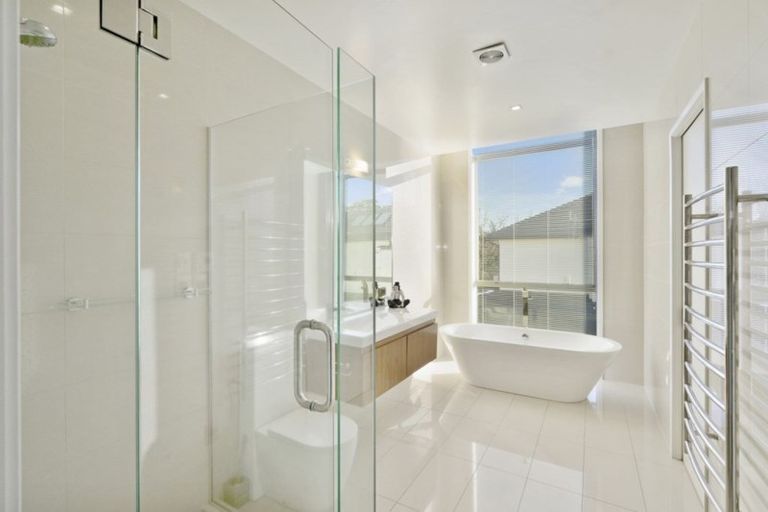 Photo of property in 8 Royds Street, Fendalton, Christchurch, 8014