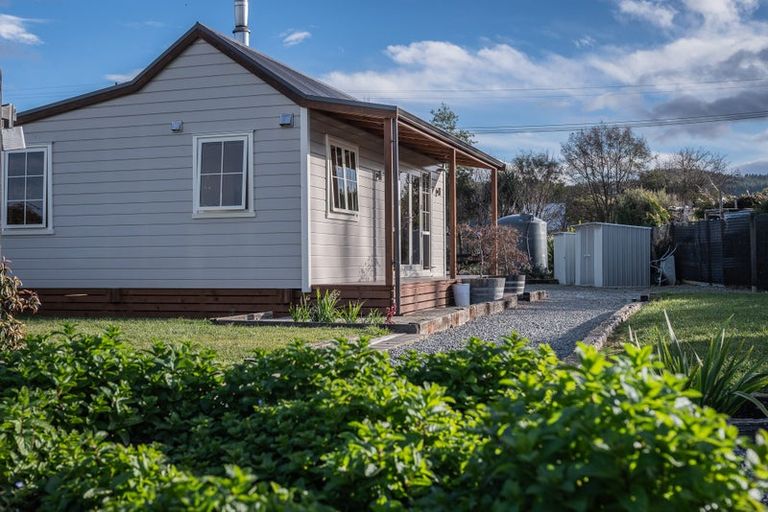 Photo of property in 30 Charles Street, Cave, 7984